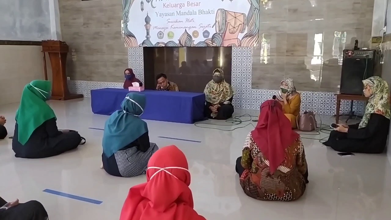 Halal bi halal SMK Kesehatan Mandala Bhakti Surakarta - YouTube