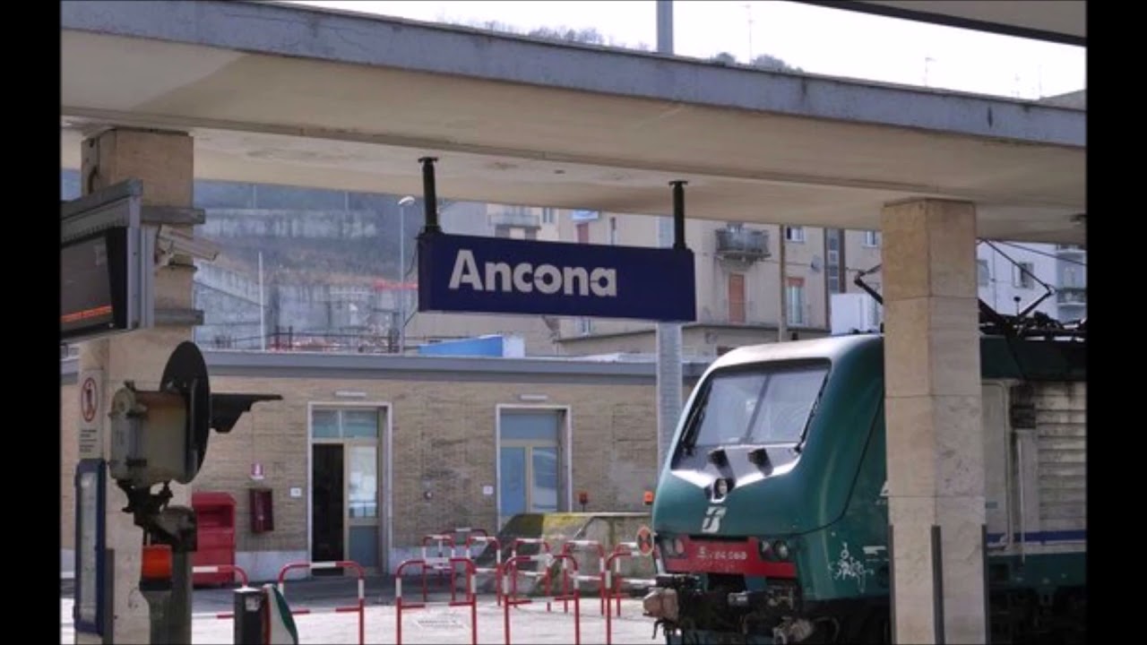 ANNUNCI REALI nella stazione di ANCONA