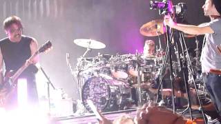 30 seconds to mars - Closer to the edge (Jared lifts his shirt) @ Tilburg