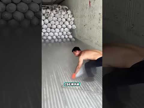 Он пытается сбить башню 😳