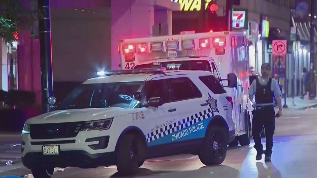 Man shot during robbery attempt in River North - YouTube
