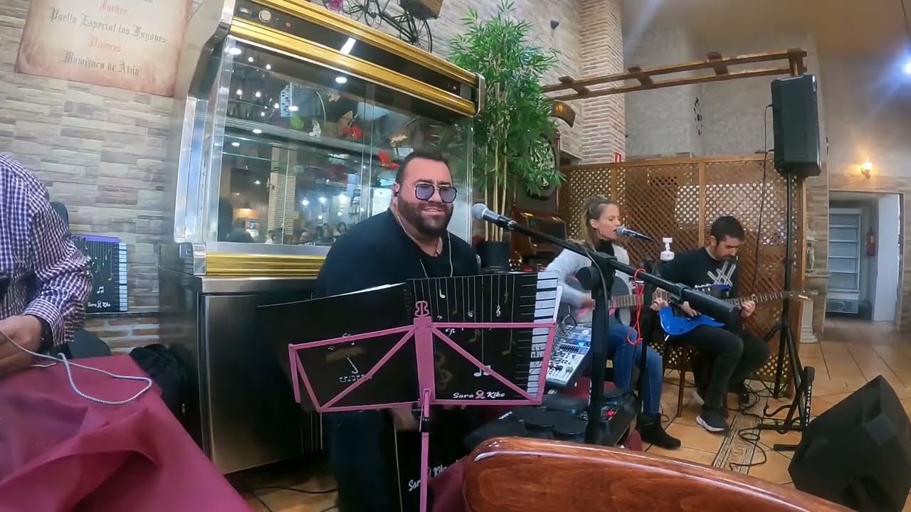 Sara y Kike   Concierto en directo desde LOS FOGONES DE ALCALÁ 