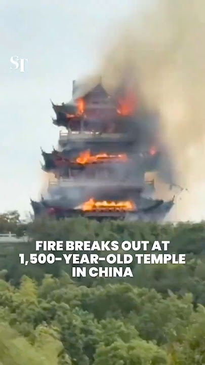 Fire breaks out at 1,500-year-old temple in Jiangsu, China
