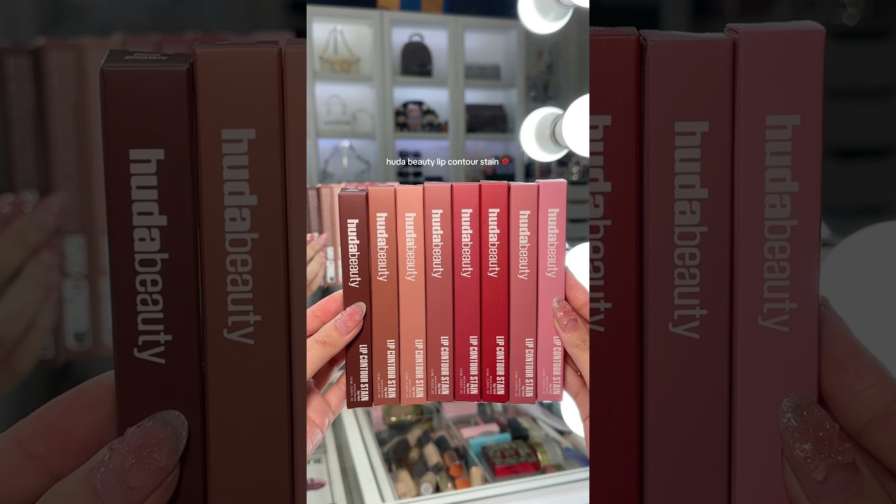 Huda Beauty lip contour stains
