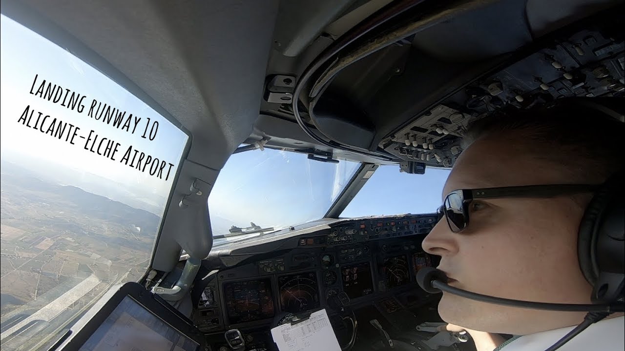 Approach and landing runway 10 Alicante-Elche Airport (ALC LEAL)