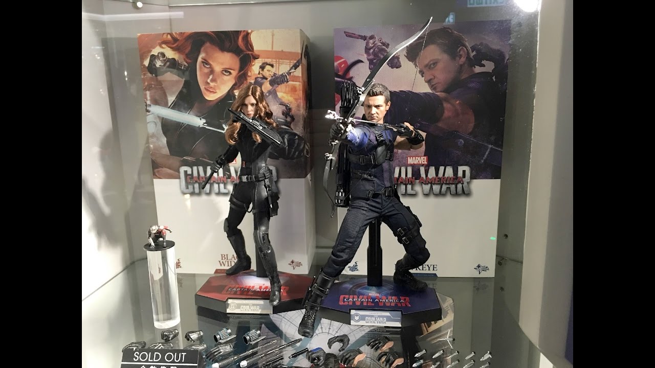 hot toys hawkeye civil war