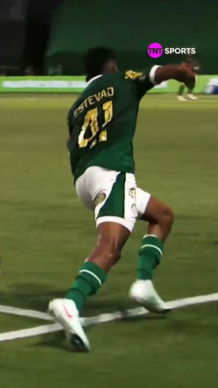 O ESTÊVÃO FLUTUA EM CAMPO! #shorts