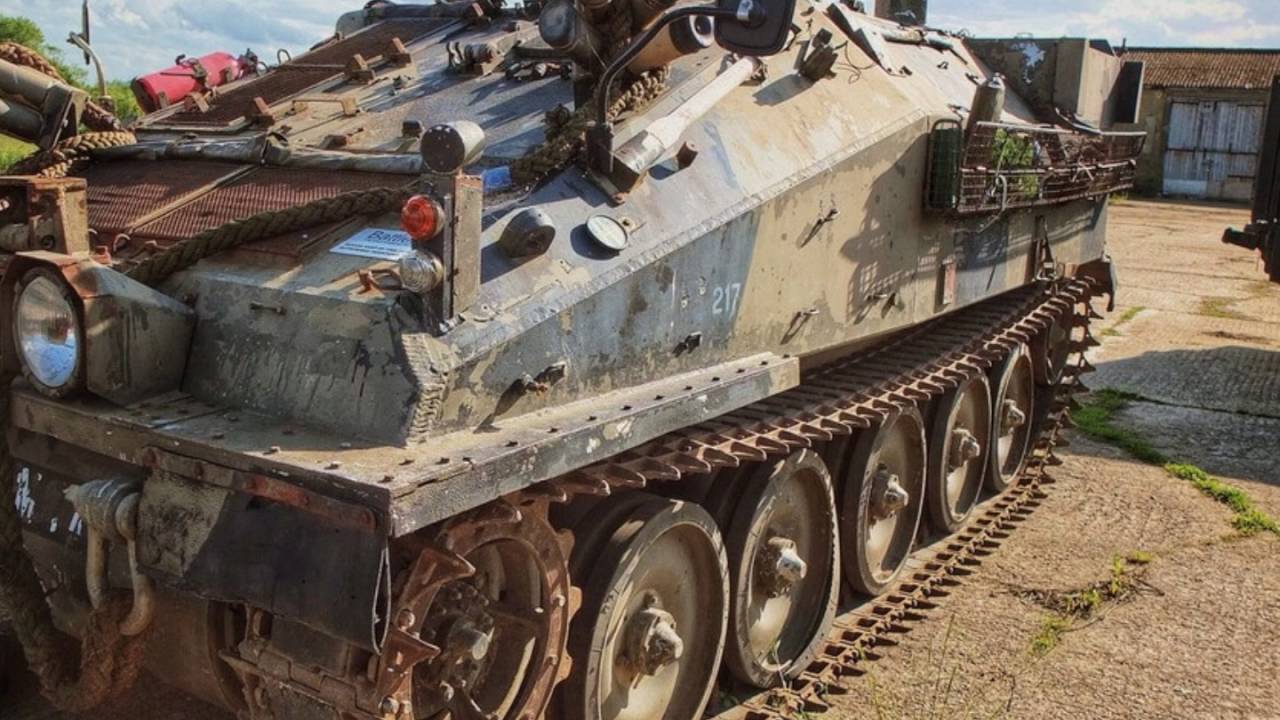 Брошенная военная техника - фан сайт кати клэп - youtube the.