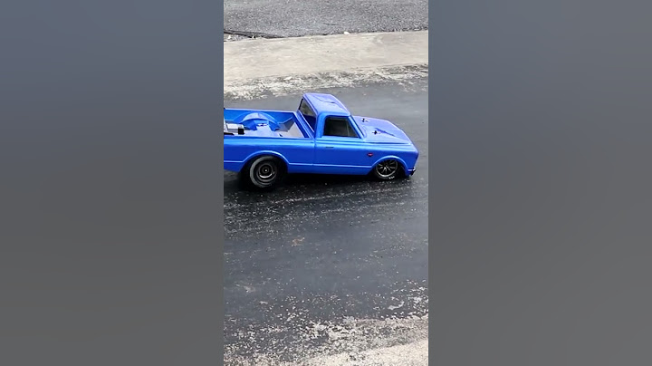 This RC drag car is a wheelie monster