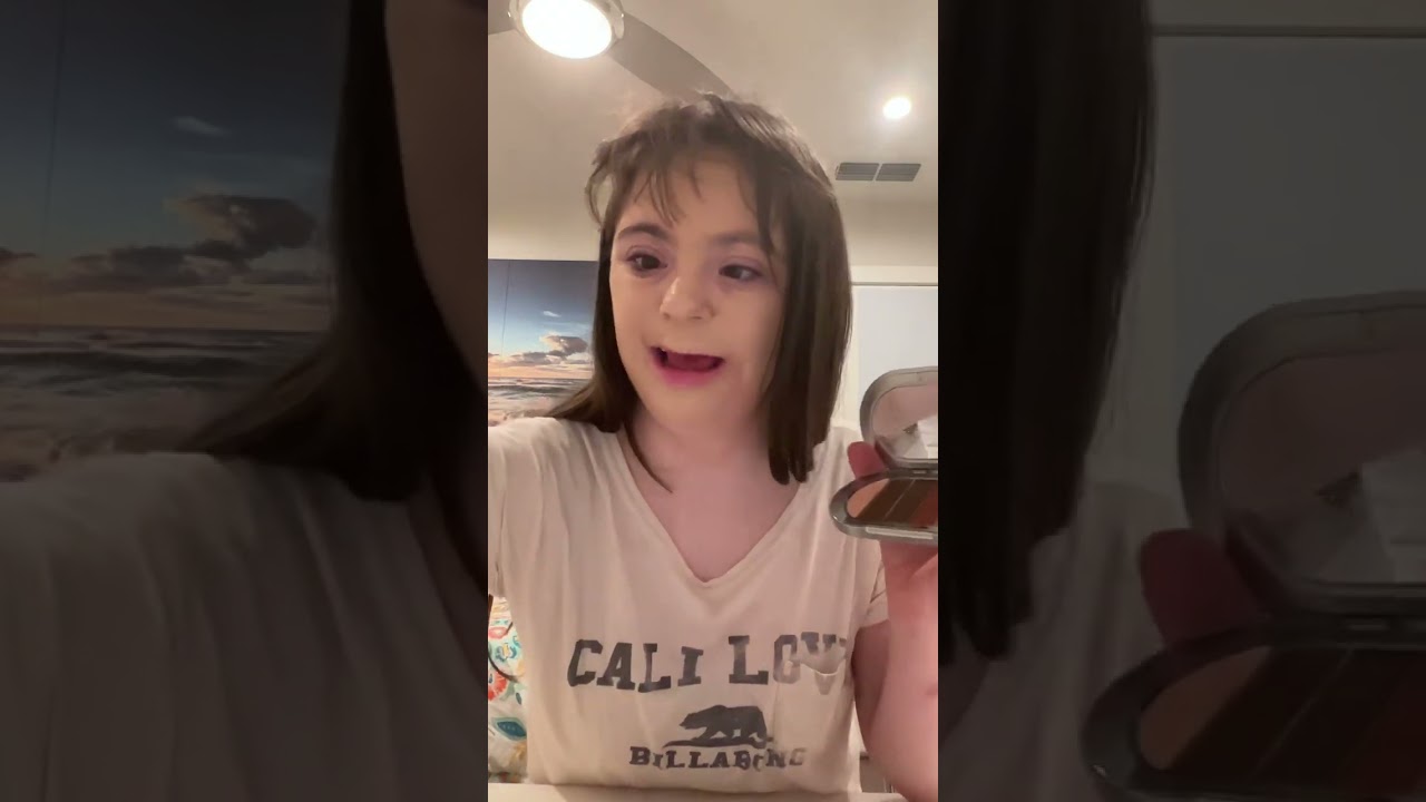 Miley Cyrus Midnight sky makeup look