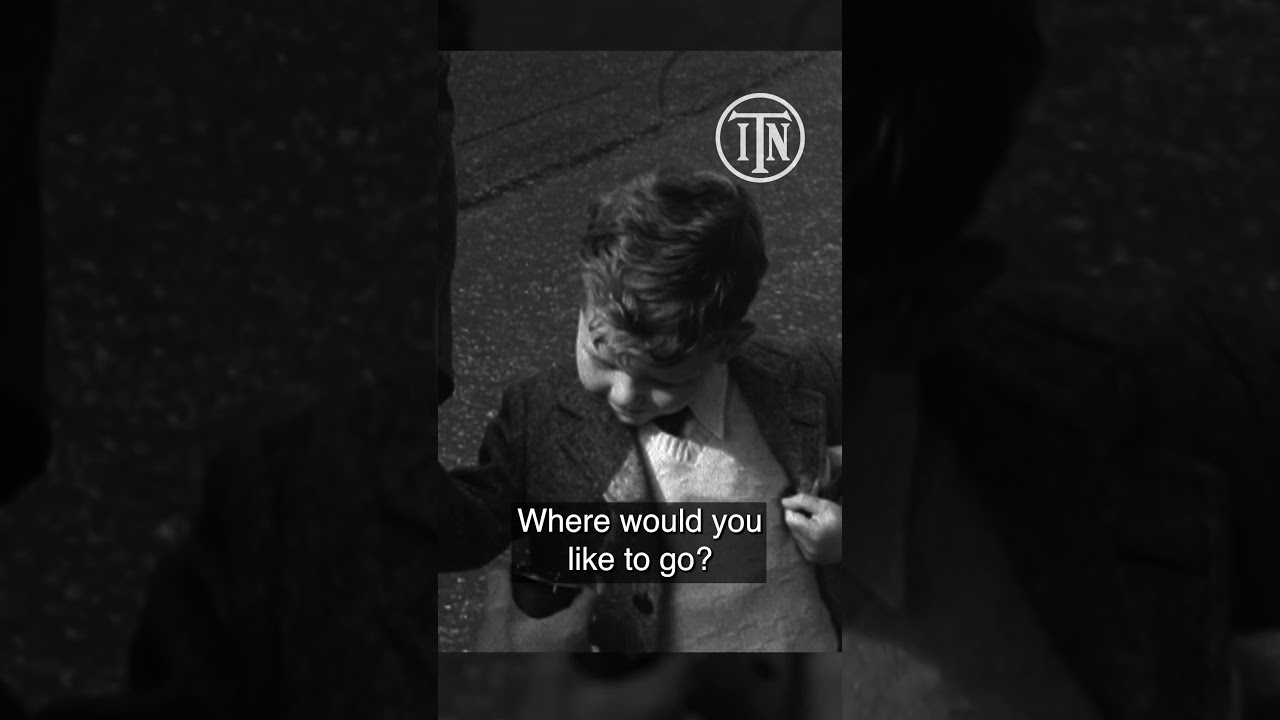 Когда уличные интервью идут не так (1957)