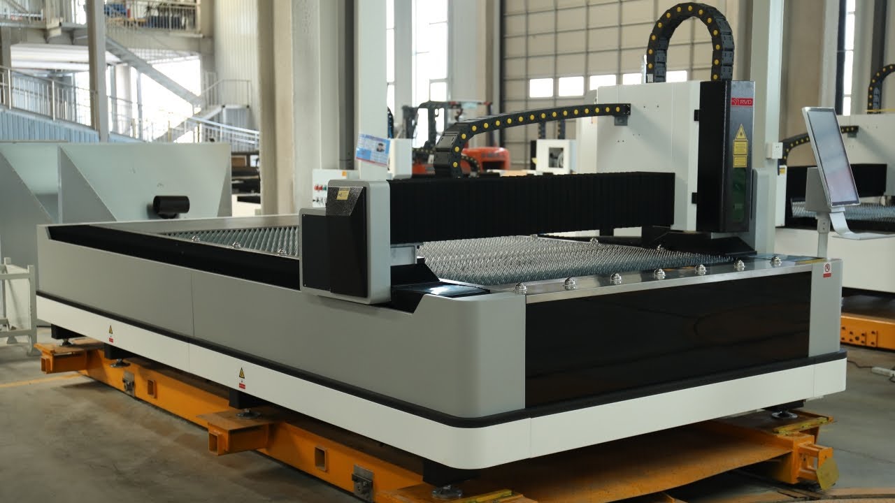 Fiber laser RVD LF3015LN with power till 3kW and maximum acceleration 1,5G
