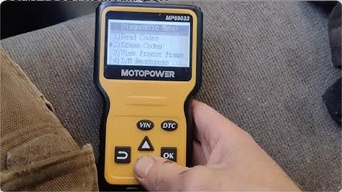 IS A $25 SCAN TOOL FROM AMAZON WORTH BUYING?!? ONE YEAR MECHANICS REVIEW of The MOTOPOWER MP69033