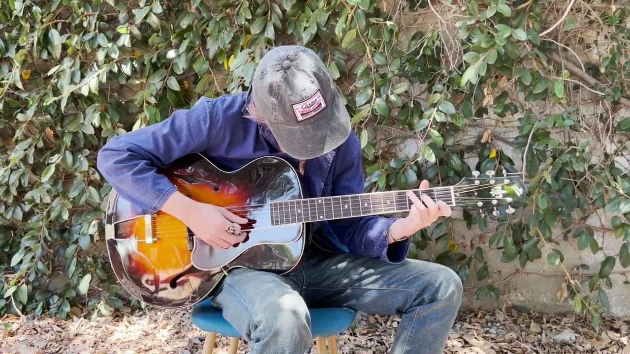 The Loar LH-600 Mother Maybelle Carter Archtop Guitar played by Cameron Knowler