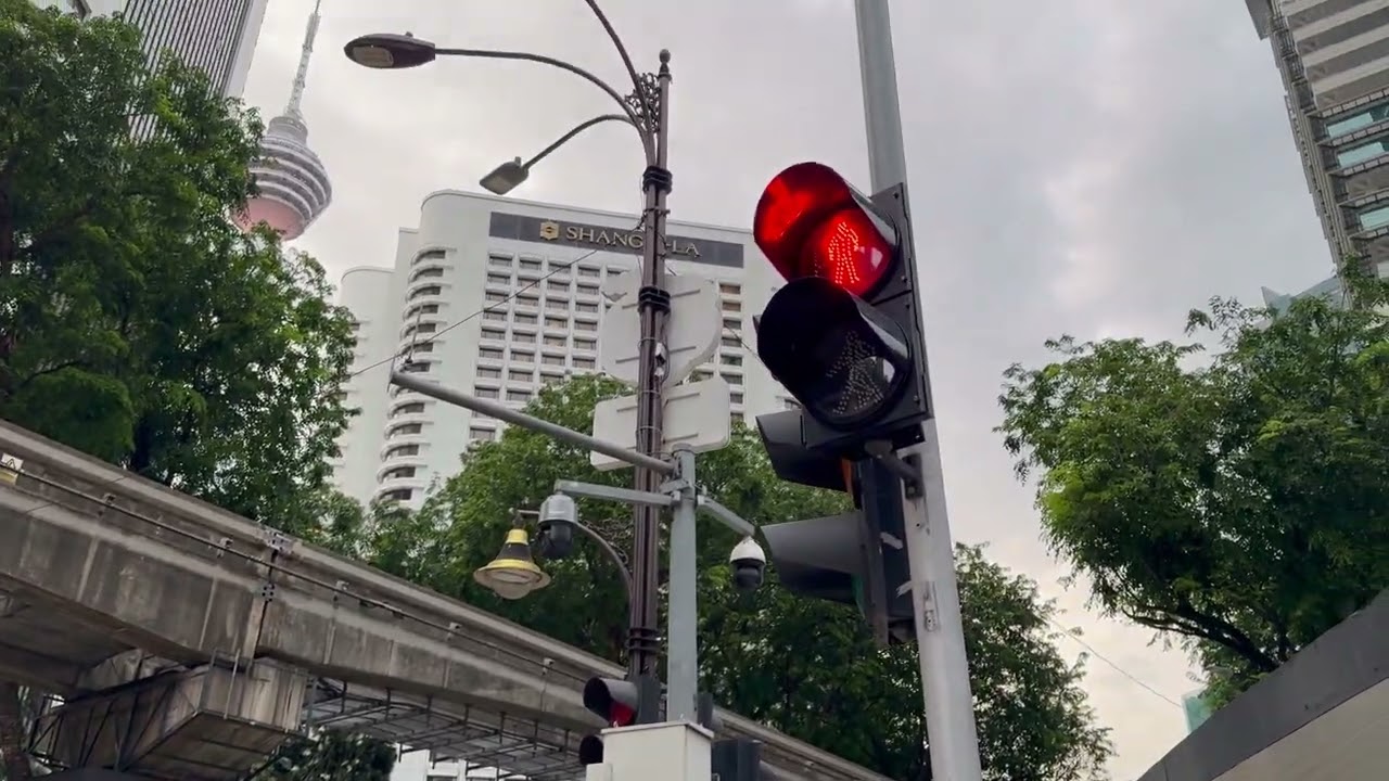 Куала-Лумпур в кинематографическом формате: архитектура на уровне улиц, зеленые зоны и восходящая...