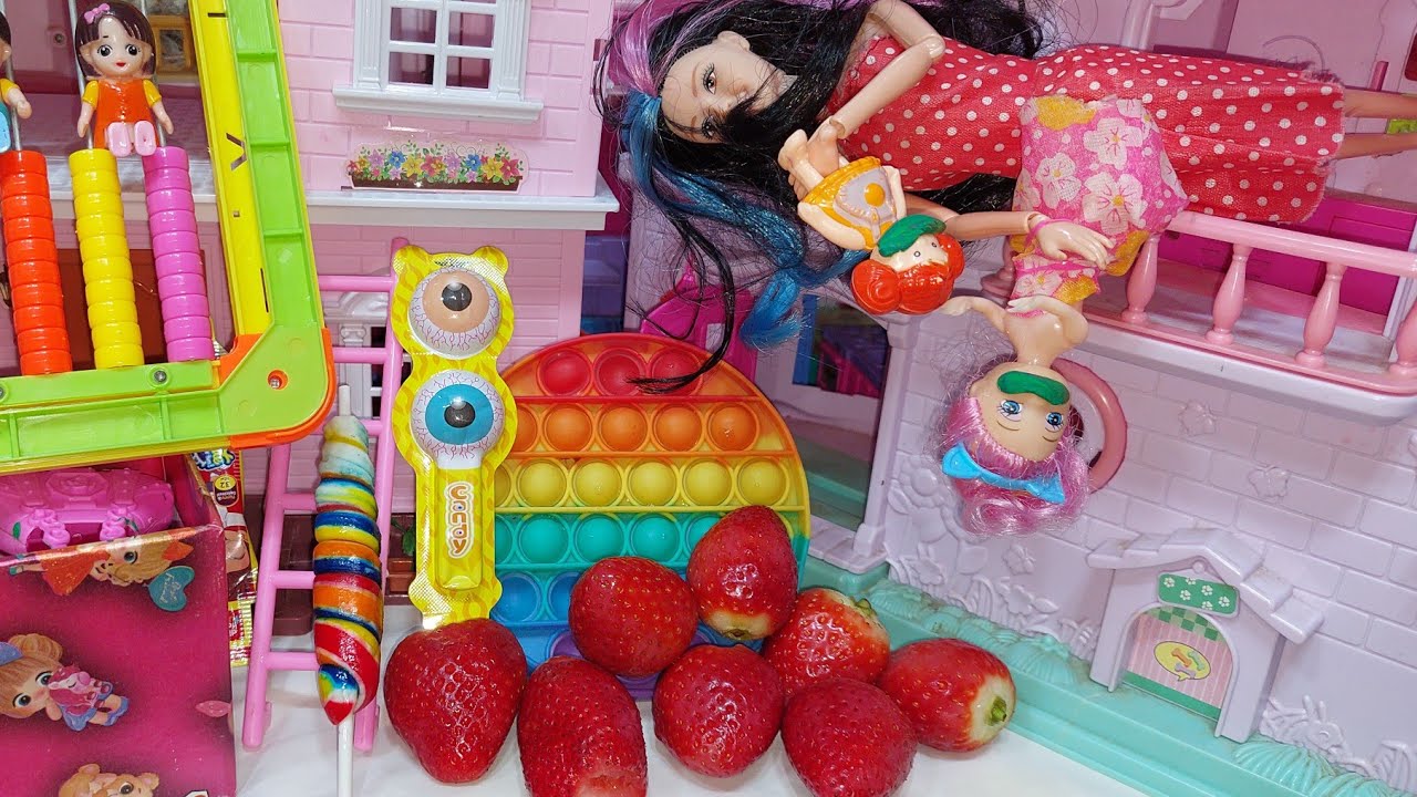 الدنيا بتمطر تلج عند عائلة عمر_جنه ورؤي_مامتي دكتورة_العاب بنات