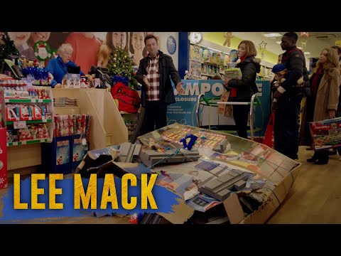Lee Tries To Get A Last Minute Xmas Gift For The Kids | Not Going Out