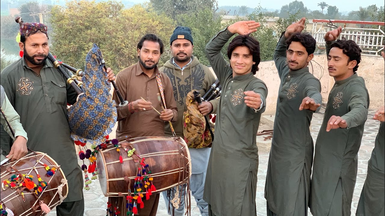 Saraiki culture Jhumar Dance in dhol been