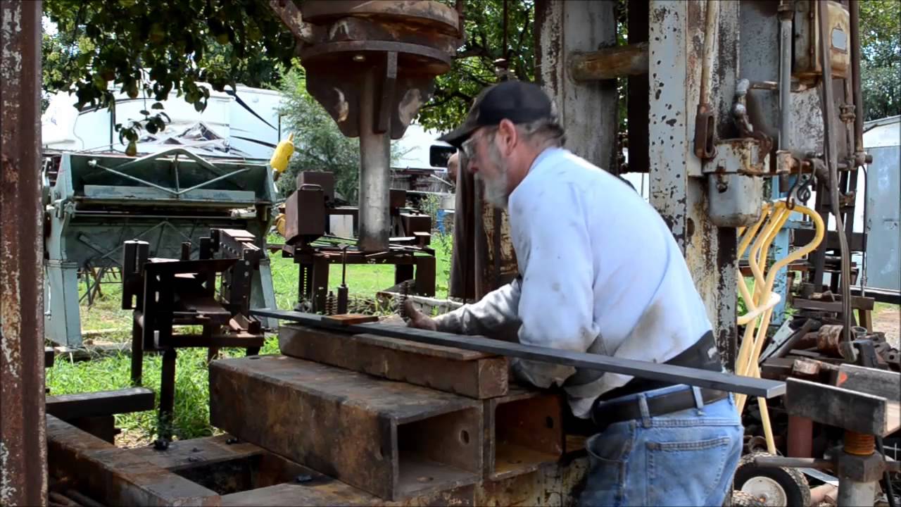 Quick and easy way to bend a offset in a piece of metal YouTube