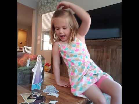 Anna and Elsa Magnet Dolls