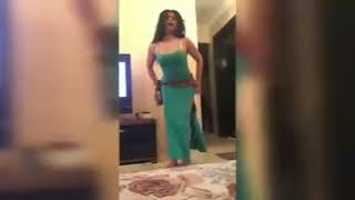 ربة منزل مصرية تتحدي أشهر الراقصات في غرفة نومها. الفيديو كامل.🔥🔥