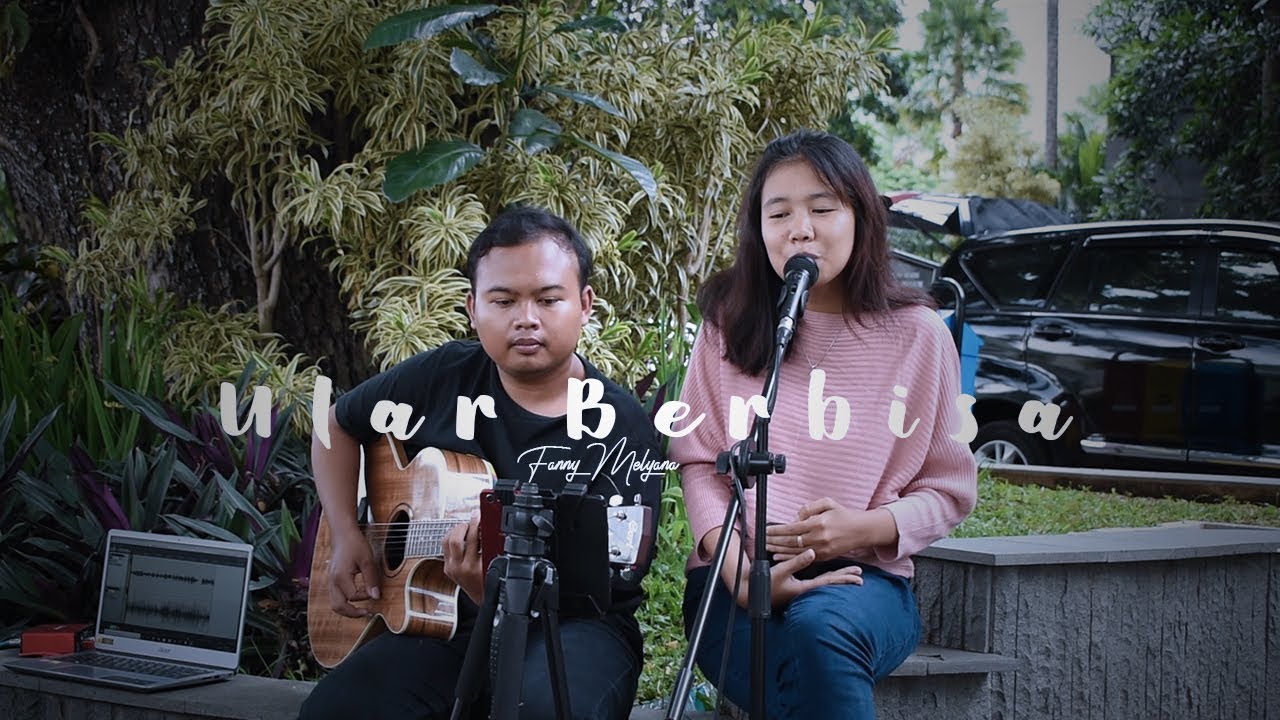 HELLO - ULAR BERBISA (Fanny Ft Anas Cover & Lirik) - YouTube