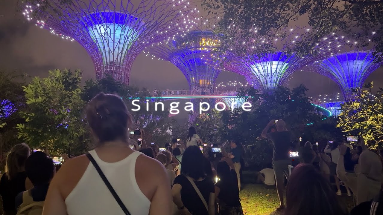 🇸🇬Singapore【Garden Rhapsody The Christmas Special | Gardens By The Bay Supertree Light Show & Music】