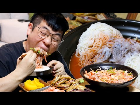 먹방창배 #한치물회 #<strong>오징어순대</strong> 연어회 완벽한 해산물 한상 대박 레전드 먹방 Raw fish in wate eatingshow realsound koreanfood Mukbang
