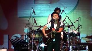 Music video by Sandhy Sondoro performing "Anak Jalanan" (Live @blues fest 2011) screenshot 1