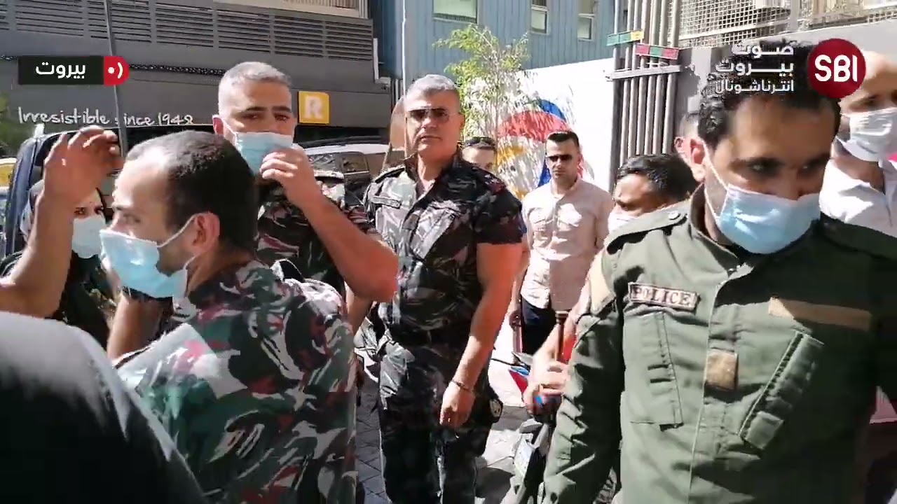 عناصر أمن الدولة واطفاء بيروت يستكملون مداهمة المحطات التي لا تزود المواطنين بالبنزين