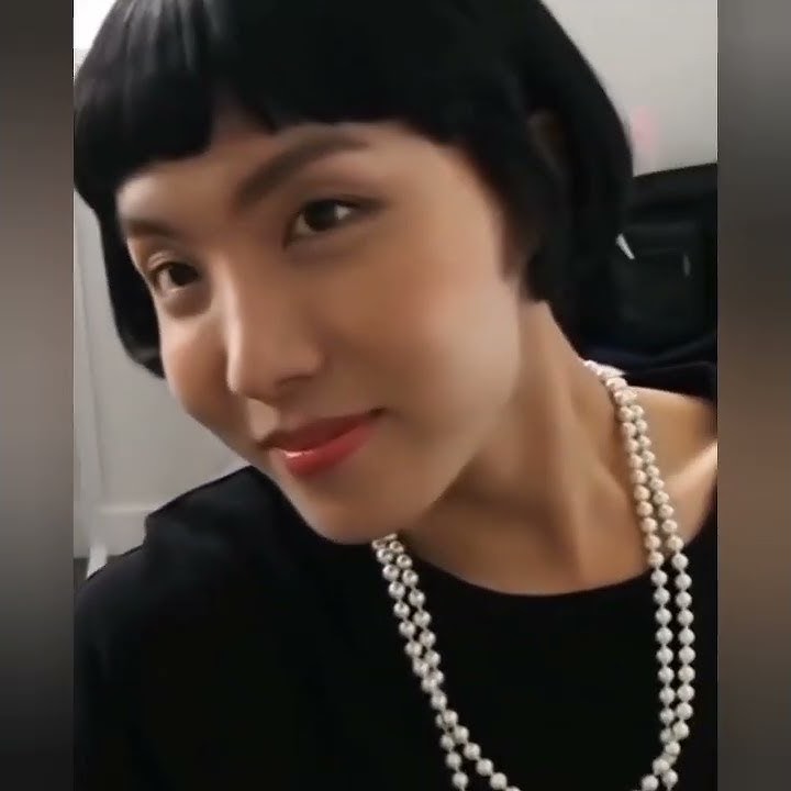 Jhope as a mom and wife 😍🤭 #House of army
