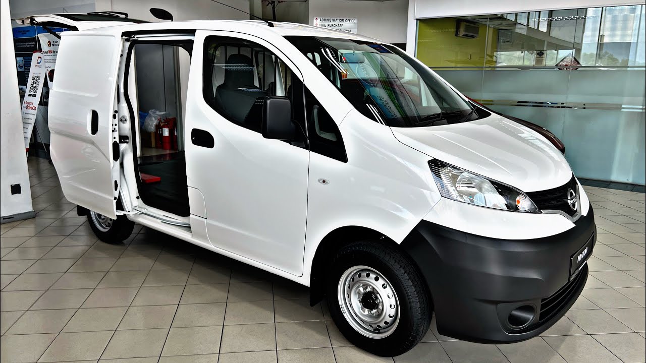 2023 New Nissan NV200 white colour  small van! exterior & interior design  