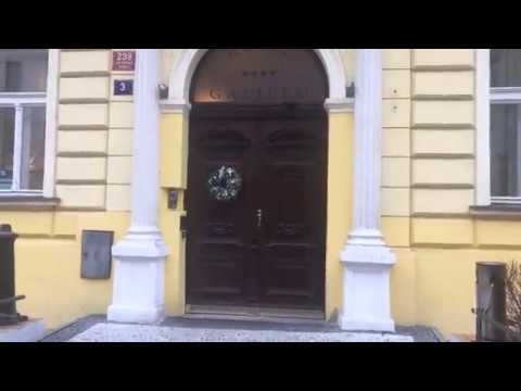 Video: Paano Pumili Ng Isang Hotel Sa Prague
