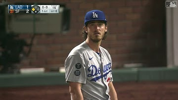 Buster Posey scores on Cody Bellinger throwing error: 7/27/2021