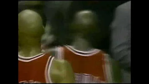 Chicago Bulls score 6 points in the last 3 seconds of the half, MJ's buzzer-beater @ Miami Heat 1996
