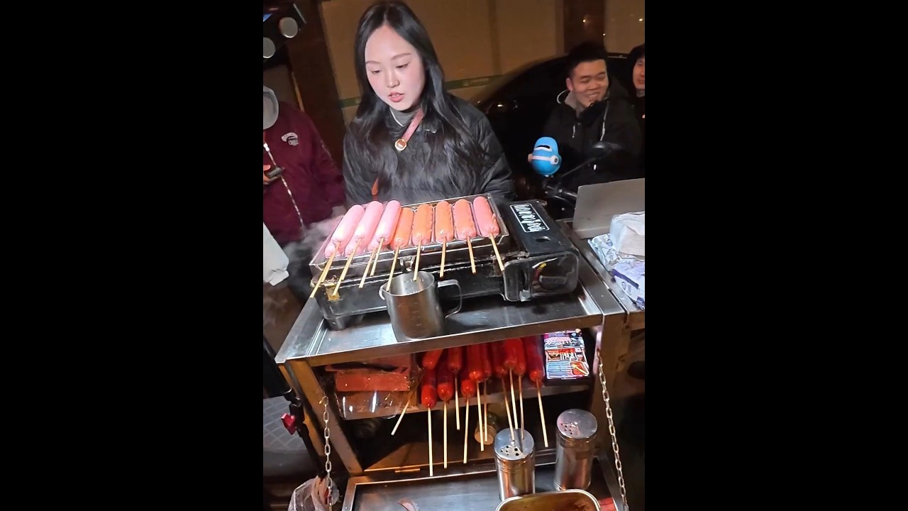摆摊是梦想的起点每一次尝试都是成长的机会即使起点低也能通过努力创造属于自己的辉煌#摆摊 #脆皮烤肠 #电动车摆摊 #出摊啦 #记录摆摊生活