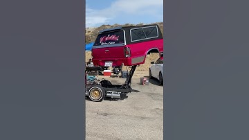Lowrider Mini Truck SPINNING THE BED in an impressive exhibition of automotive engineering!