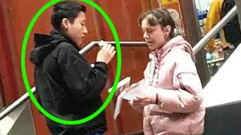 成龙女儿吴卓林近照曝光，和妻子街头啃三明治太凄惨，面色疲惫惹人怜悯 - 天天要闻