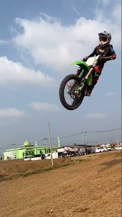 Story WA Latihan Balap Motocross biar juara