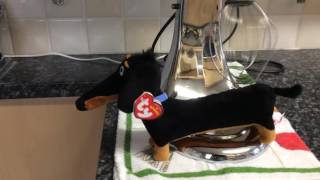 Secret Life Of Pets Ty Dachshund Food Mixer Scene
