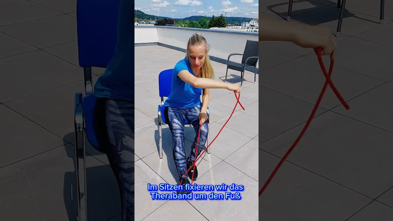 Quadriceps (Quads) strengthening exercise using a resistance band