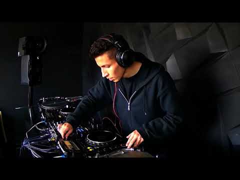 Live set · 03