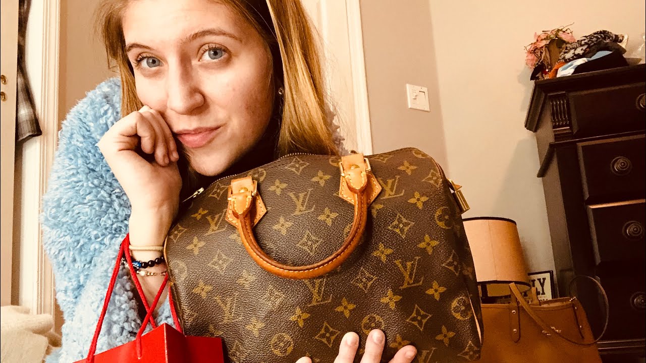 What Can Fit in Speedy 25 Louis Vuitton - YouTube