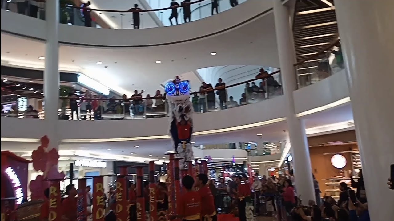 Atraksi Barongsai tonggak di Mall ciputra cibubur imlek 2026 edisi Ramadhan tiba