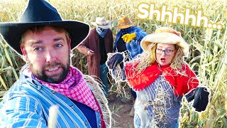 Hiding From Bandits in a Corn Maze! screenshot 1