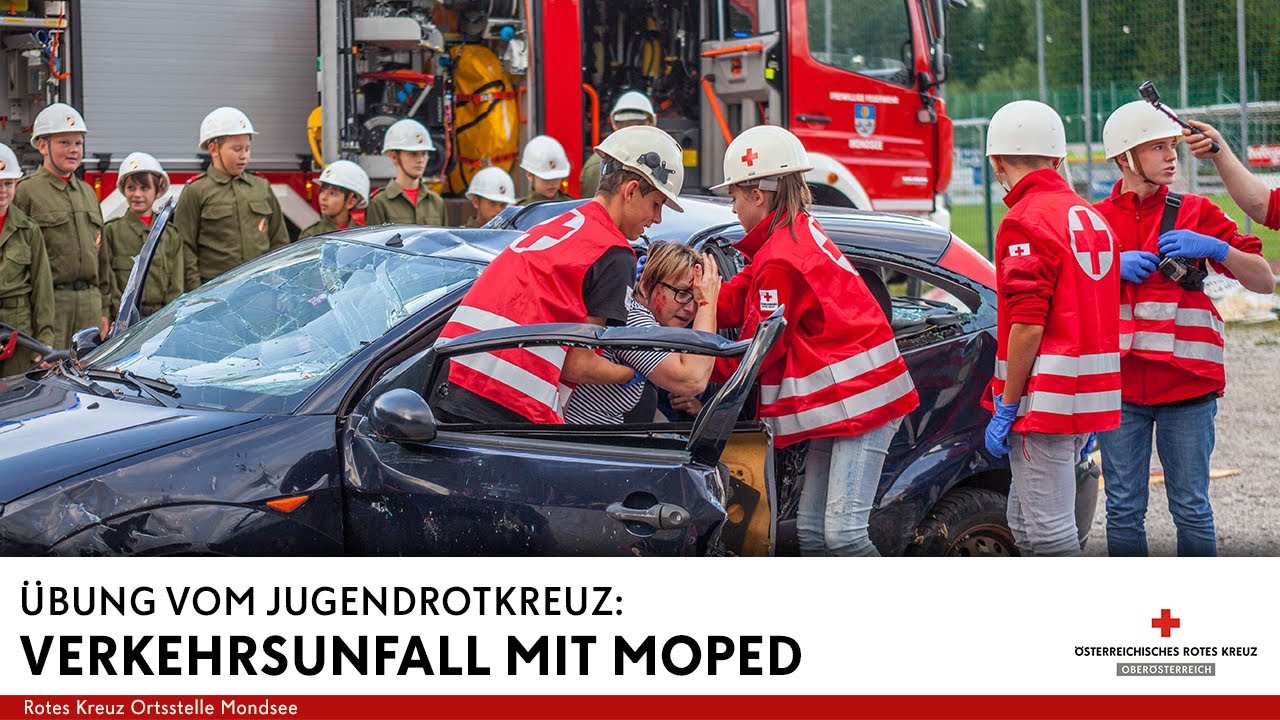 Verkehrsunfall mit Moped | Einsatz für das Jugendrotkreuz Mondsee - 24 Stunden Übung