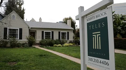 Mortgage refinance demand drops 20% as rates rise to 10-month high