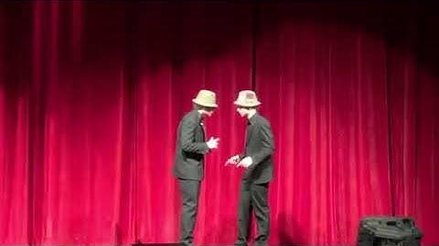 Guy draws perfect circle for Talent Show(Original)