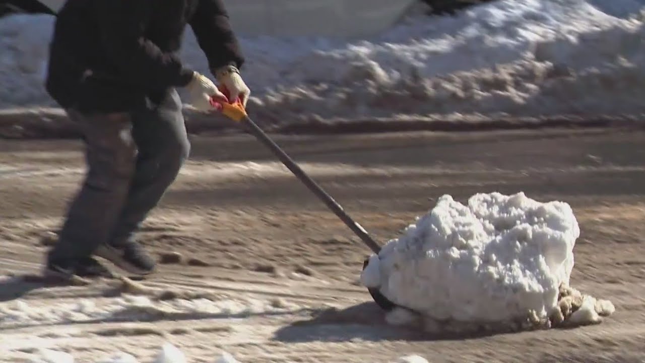 Bay Ridge comes together to dig neighbors out after snowstorm - YouTube