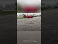 Las inundaciones en el norte de Houston dejan a los coches atrapados en la calzada